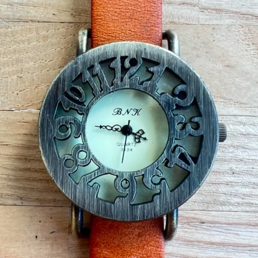 Old fashioned style steampunk ladies watch NEW BATTERY